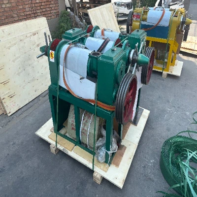 5 setur litlar olíupressuvélar og varahlutir sendir til Indlands!