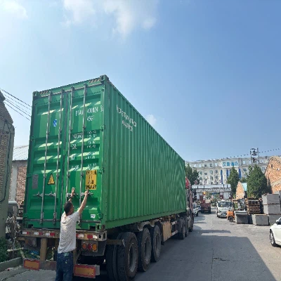 Einn 40ft ílát flutt til Rússlands í dag!